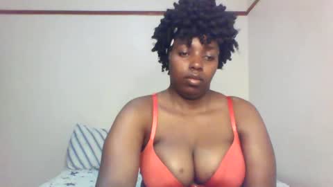 Snapshot of queen_melanine chatting on February 2025 01:57:01 AM QUEEN online show from February 2025 01:57:01 AM