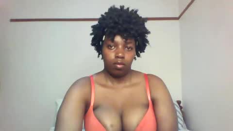 Snapshot of queen_melanine chatting on February 2025 12:20:01 AM QUEEN online show from February 2025 12:20:01 AM