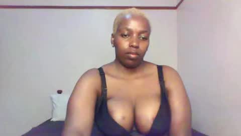 Snapshot of queen_melanine chatting on March 2025 03:40:01 AM QUEEN online show from March 2025 03:40:01 AM