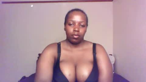 Snapshot of queen_melanine chatting on January 2026 04:06:02 AM QUEEN online show from January 2026 04:06:02 AM
