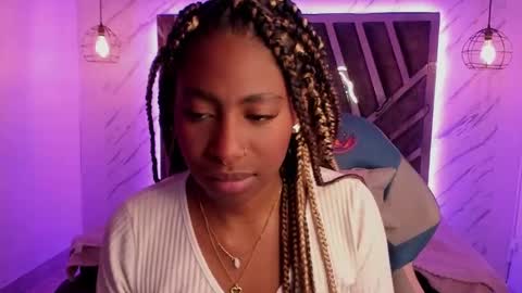 Snapshot of queen_perla_ chatting on December 2024 06:02:02 PM online show from December 2024 06:02:02 PM