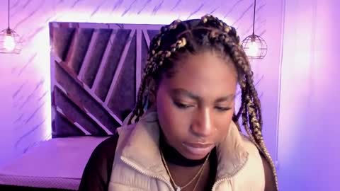 Snapshot of queen_perla_ chatting on December 2024 03:00:02 PM online show from December 2024 03:00:02 PM