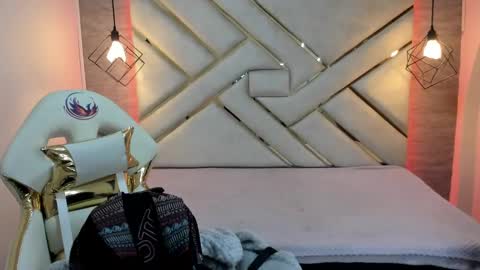 Snapshot of queen_perla_ chatting on December 2024 12:03:01 PM online show from December 2024 12:03:01 PM