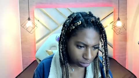 Snapshot of queen_perla_ chatting on December 2024 02:00:01 PM online show from December 2024 02:00:01 PM