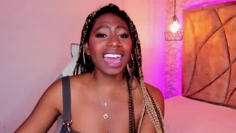 Snapshot of queen_perla_ chatting on January 2025 02:25:02 PM online show from January 2025 02:25:02 PM