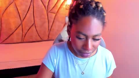 Snapshot of queen_perla_ chatting on January 2025 02:41:01 PM online show from January 2025 02:41:01 PM