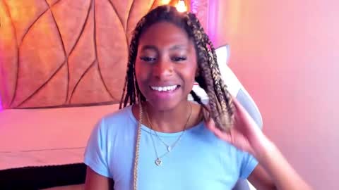 Snapshot of queen_perla_ chatting on January 2025 05:44:02 PM online show from January 2025 05:44:02 PM