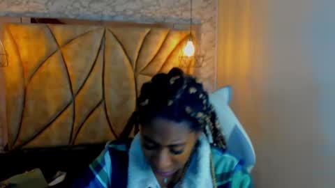 Snapshot of queen_perla_ chatting on January 2025 11:17:01 AM online show from January 2025 11:17:01 AM