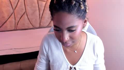 Snapshot of queen_perla_ chatting on January 2025 03:38:01 PM online show from January 2025 03:38:01 PM