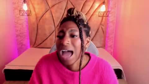 Snapshot of queen_perla_ chatting on January 2025 03:07:01 PM online show from January 2025 03:07:01 PM