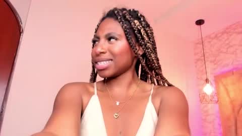 Snapshot of queen_perla_ chatting on January 2025 05:52:02 PM online show from January 2025 05:52:02 PM