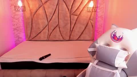 Snapshot of queen_perla_ chatting on January 2025 05:55:02 PM online show from January 2025 05:55:02 PM