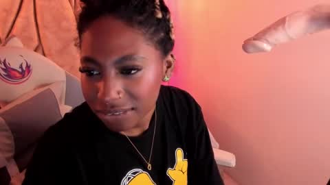 Snapshot of queen_perla_ chatting on January 2025 02:32:01 PM online show from January 2025 02:32:01 PM