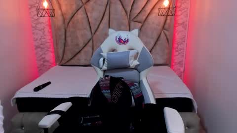 Snapshot of queen_perla_ chatting on February 2025 11:54:02 AM online show from February 2025 11:54:02 AM