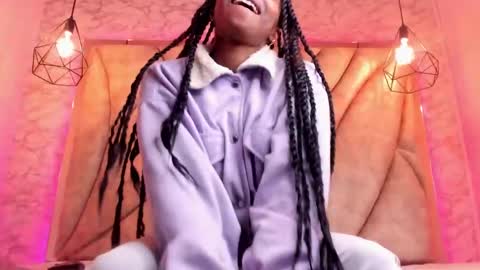 Snapshot of queen_perla_ chatting on March 2025 05:03:02 PM online show from March 2025 05:03:02 PM