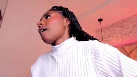 Snapshot of queen_perla_ chatting on March 2025 09:48:02 PM online show from March 2025 09:48:02 PM