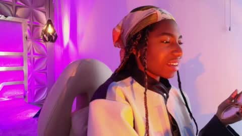 Snapshot of queen_perla_ chatting on March 2026 12:02:02 PM online show from March 2026 12:02:02 PM