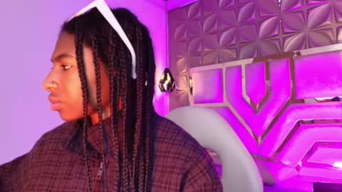 Snapshot of queen_perla_ chatting on March 2026 12:10:01 PM online show from March 2026 12:10:01 PM