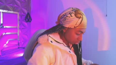 Snapshot of queen_perla_ chatting on April 2026 12:03:02 PM online show from April 2026 12:03:02 PM