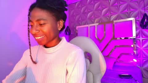 Snapshot of queen_perla_ chatting on April 2026 12:12:01 PM online show from April 2026 12:12:01 PM