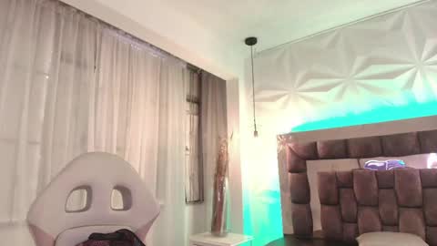 Snapshot of queen_perla_ chatting on June 2026 11:57:01 AM online show from June 2026 11:57:01 AM