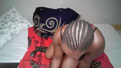 Snapshot of queen_pretty11 chatting on May 2026 06:53:01 AM queen_pretty11 online show from May 2026 06:53:01 AM