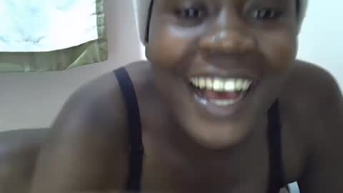 queen_sly online show from October 2025 09:28:02 PM