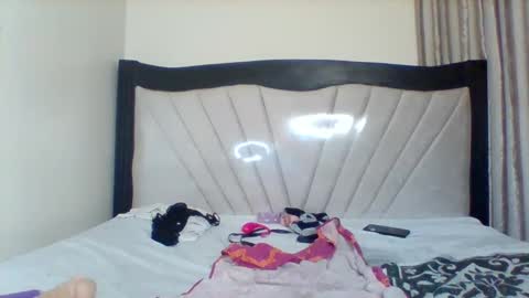 queen online show from February 2026 01:55:01 AM