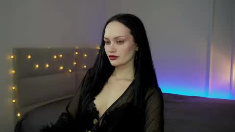 Snapshot of queenaliss chatting on July 2026 06:19:02 AM Your world and the universe Aliss online show from July 2026 06:19:02 AM