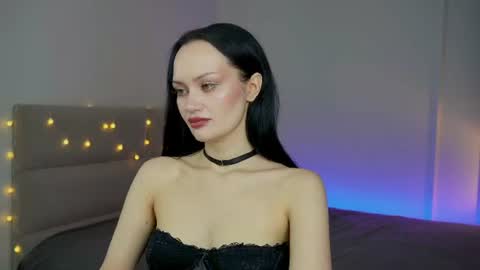 Snapshot of queenaliss chatting on July 2026 04:29:02 AM Your world and the universe Aliss online show from July 2026 04:29:02 AM
