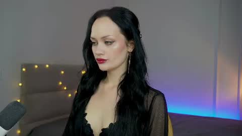 Snapshot of queenaliss chatting on July 2026 07:54:02 AM Your world and the universe Aliss online show from July 2026 07:54:02 AM