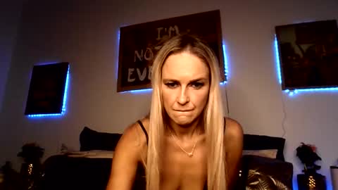 queenb6969694u online show from March 2026 04:12:02 PM