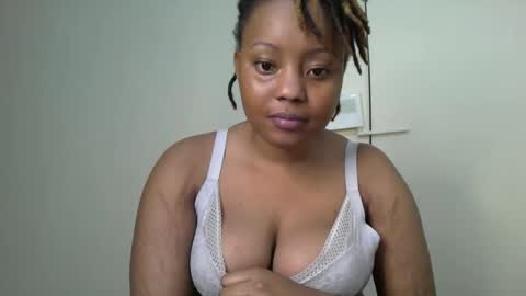 queen online show from November 2025 07:49:02 PM