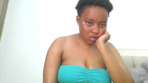 Snapshot of queenbeiby05 chatting on May 2026 06:46:01 PM queen online show from May 2026 06:46:01 PM