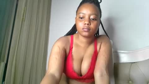 Snapshot of queenbeiby05 chatting on June 2026 01:15:01 PM queen online show from June 2026 01:15:01 PM