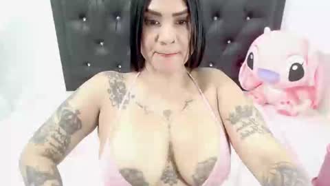 Queenbusty1 online show from February 2026 01:09:02 PM