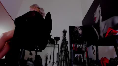 Misscatsnow online show from February 2026 02:06:02 AM