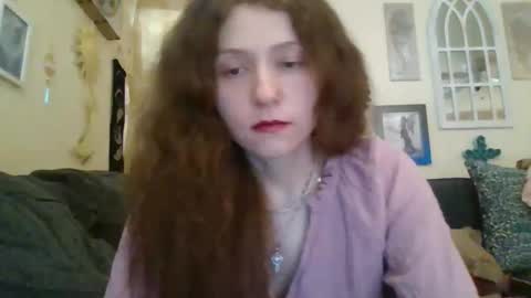 queencrimsonlvx online show from April 2026 11:53:01 PM