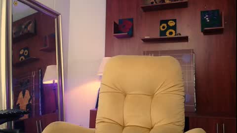 Snapshot of queendom_ing chatting on February 2025 07:44:01 PM Sweet Goddess online show from February 2025 07:44:01 PM