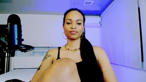 Snapshot of queendom_ing chatting on October 2025 05:19:02 AM Sweet Goddess online show from October 2025 05:19:02 AM