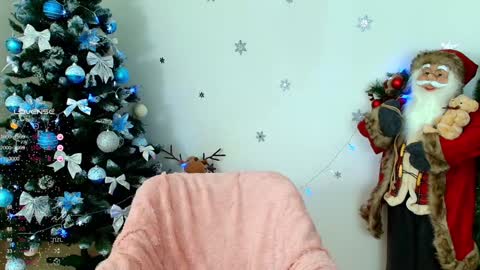 Snapshot of queenevamariaa chatting on December 2024 09:22:01 PM Help me to reach 150 K followers online show from December 2024 09:22:01 PM