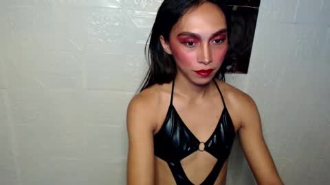 Snapshot of queenfoxylady chatting on February 2025 06:40:02 PM just call me QUEEN and ill be there online show from February 2025 06:40:02 PM