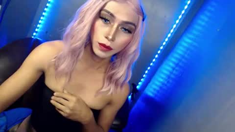 Snapshot of queenfoxylady chatting on October 2025 05:57:02 PM just call me QUEEN and ill be there online show from October 2025 05:57:02 PM