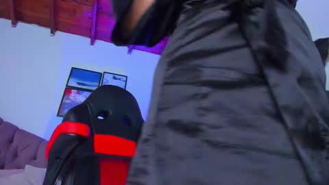 Queen online show from March 2025 10:10:01 PM