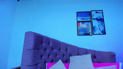 Queen online show from March 2025 10:32:02 PM