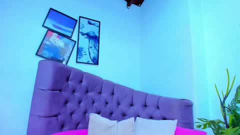 Queen online show from September 2025 06:22:02 PM