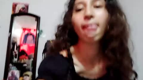 QUEENJEENN online show from July 2026 08:00:01 PM