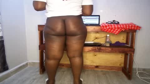 Nina online show from November 2025 08:04:01 AM