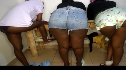 Nina online show from March 2026 09:04:02 PM