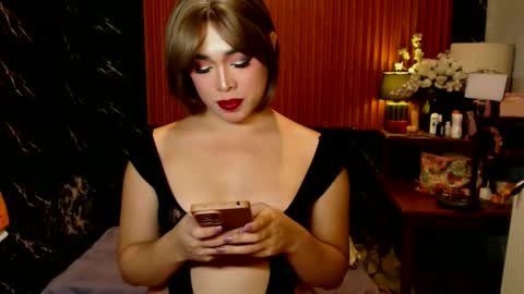 Snapshot of queenkiraasiantsxxx chatting on February 2026 09:24:01 PM Kira online show from February 2026 09:24:01 PM